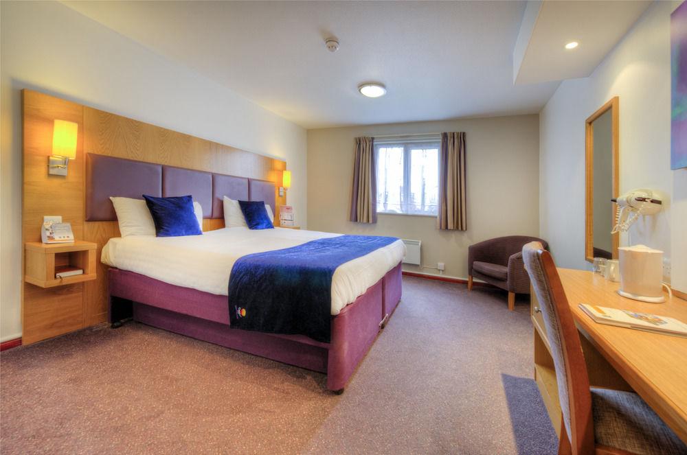 Comfort Inn Manchester North มิดเดิลตัน ภายนอก รูปภาพ