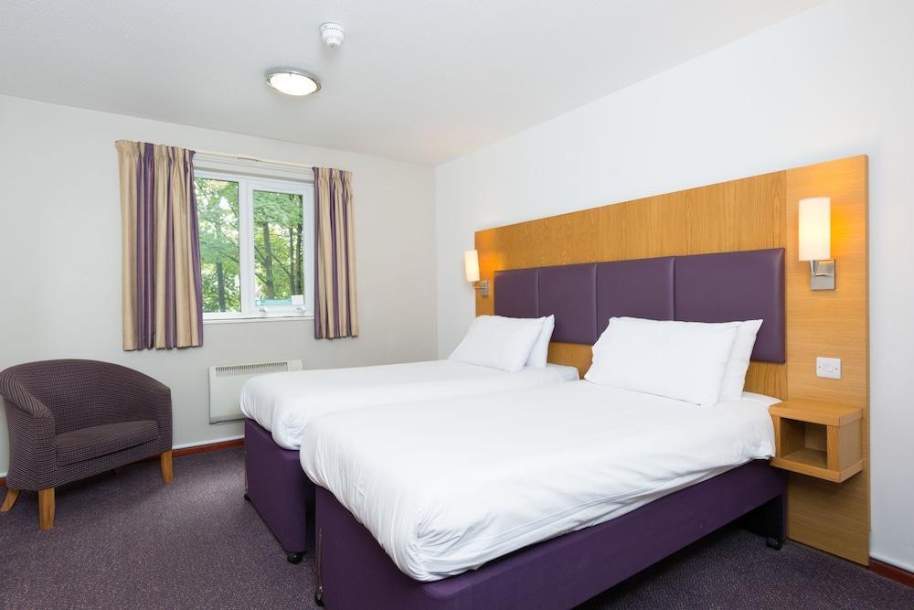 Comfort Inn Manchester North มิดเดิลตัน ภายนอก รูปภาพ