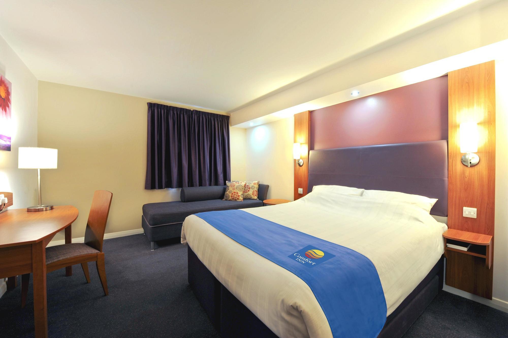 Comfort Inn Manchester North มิดเดิลตัน ภายนอก รูปภาพ