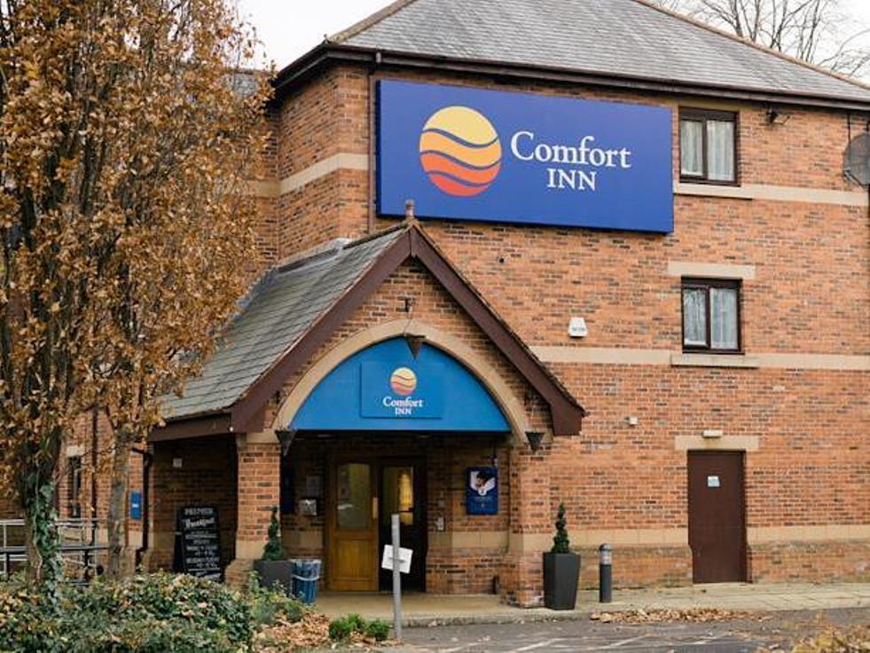 Comfort Inn Manchester North มิดเดิลตัน ภายนอก รูปภาพ