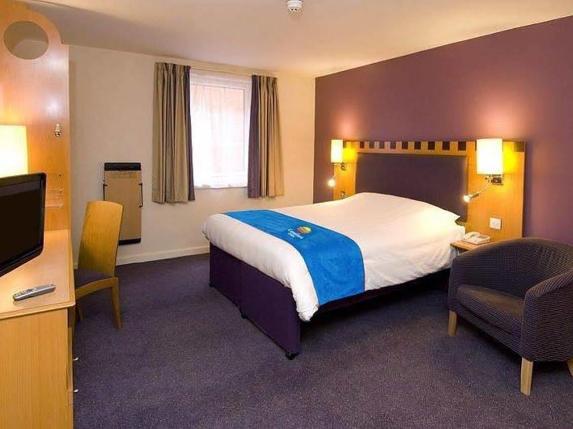 Comfort Inn Manchester North มิดเดิลตัน ภายนอก รูปภาพ