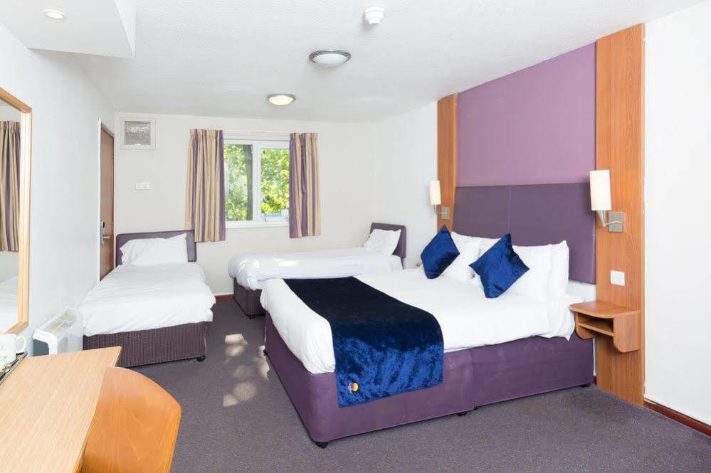Comfort Inn Manchester North มิดเดิลตัน ภายนอก รูปภาพ
