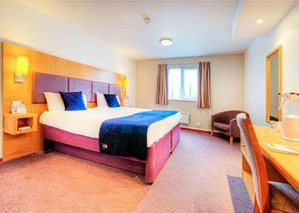 Comfort Inn Manchester North มิดเดิลตัน ภายนอก รูปภาพ
