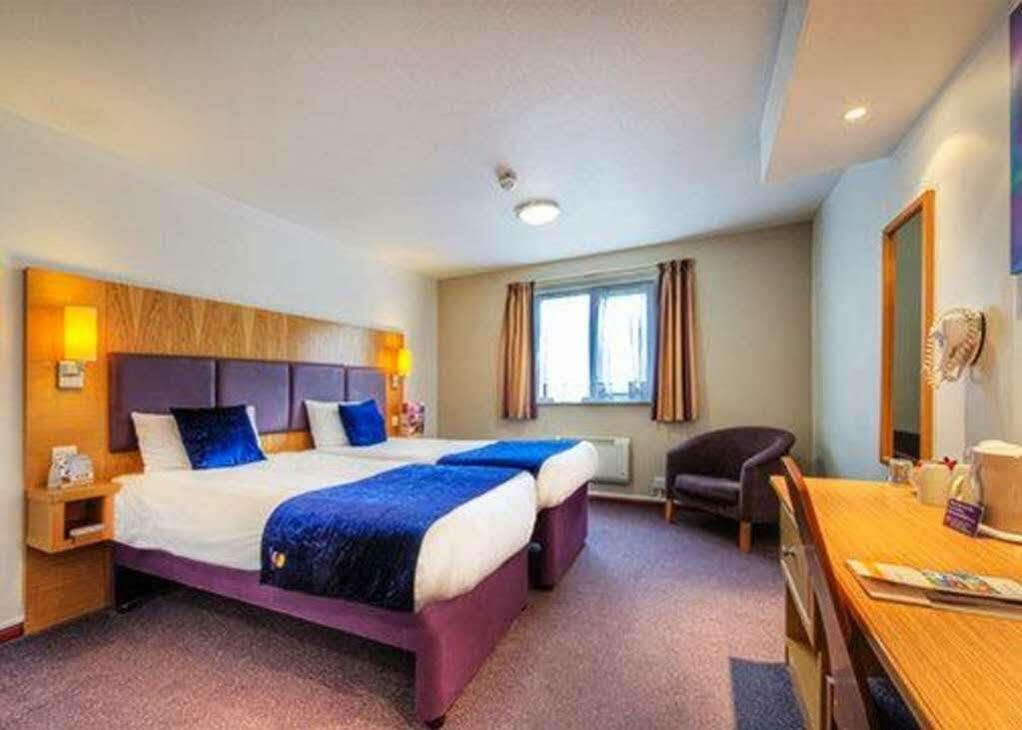 Comfort Inn Manchester North มิดเดิลตัน ภายนอก รูปภาพ