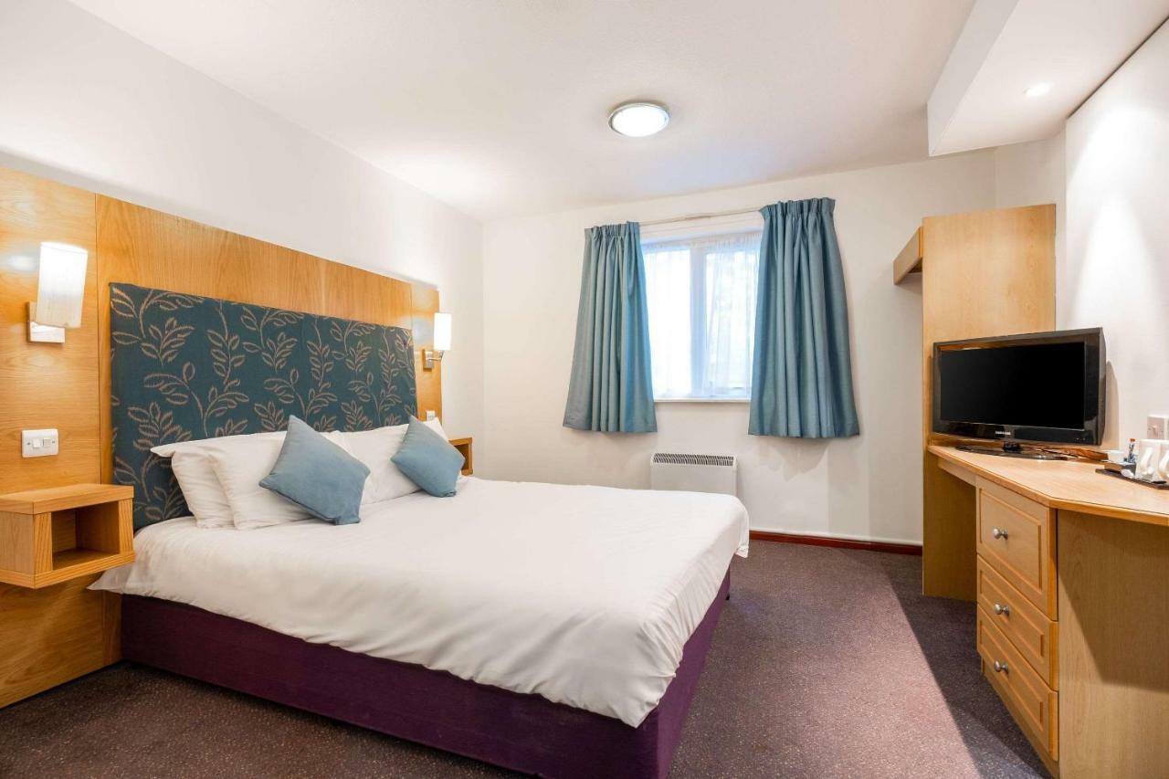Comfort Inn Manchester North มิดเดิลตัน ภายนอก รูปภาพ