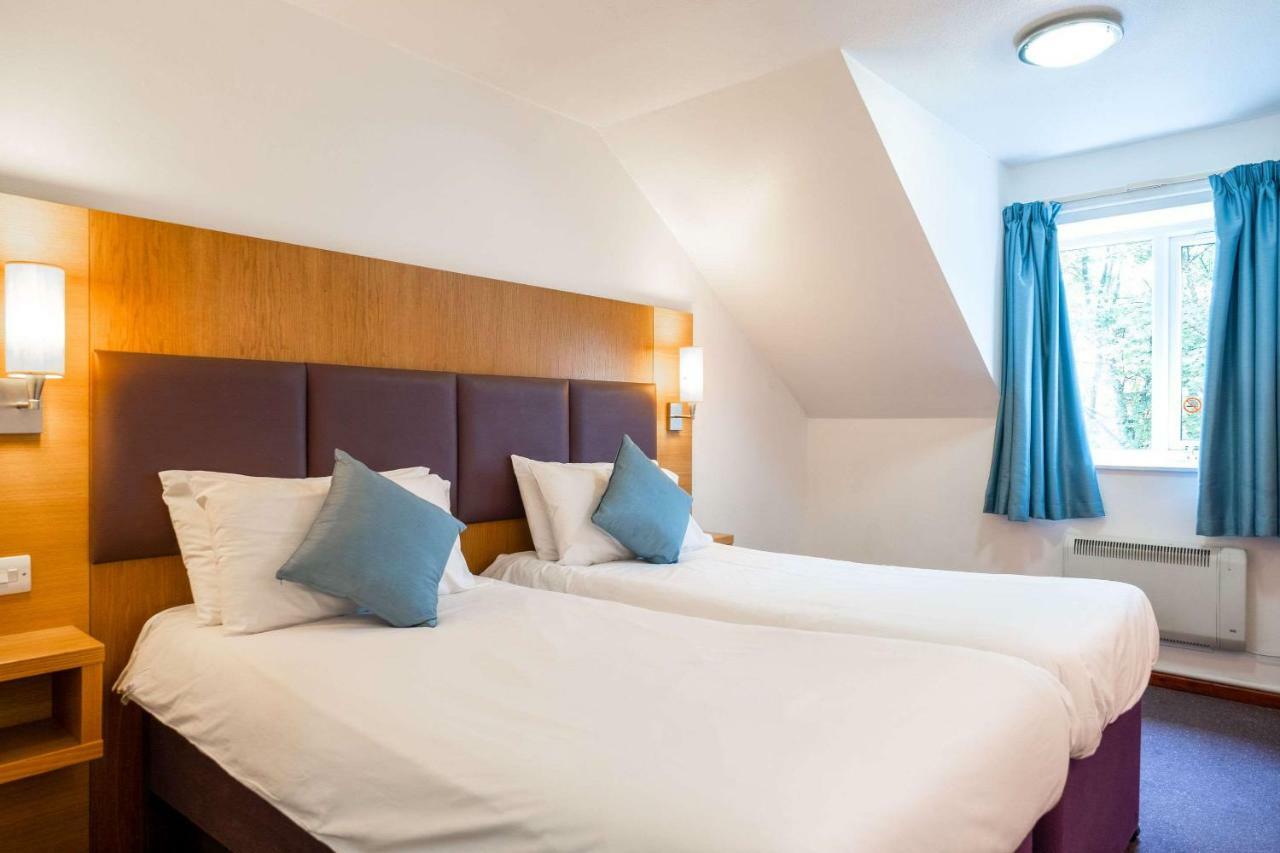 Comfort Inn Manchester North มิดเดิลตัน ภายนอก รูปภาพ