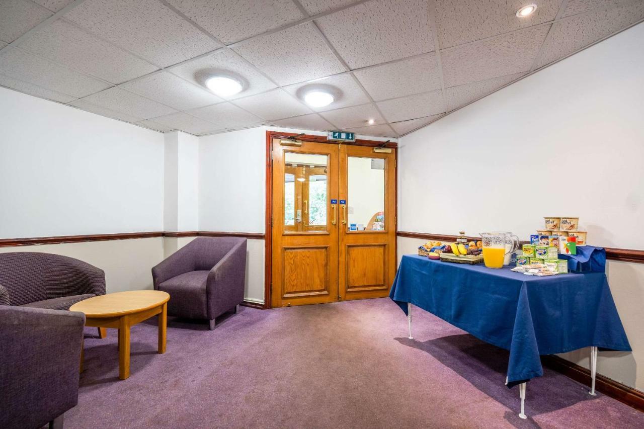 Comfort Inn Manchester North มิดเดิลตัน ภายนอก รูปภาพ