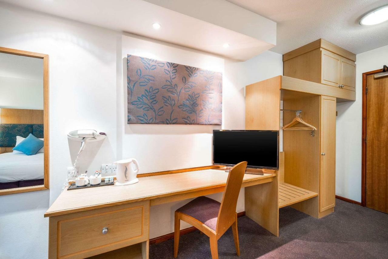 Comfort Inn Manchester North มิดเดิลตัน ภายนอก รูปภาพ