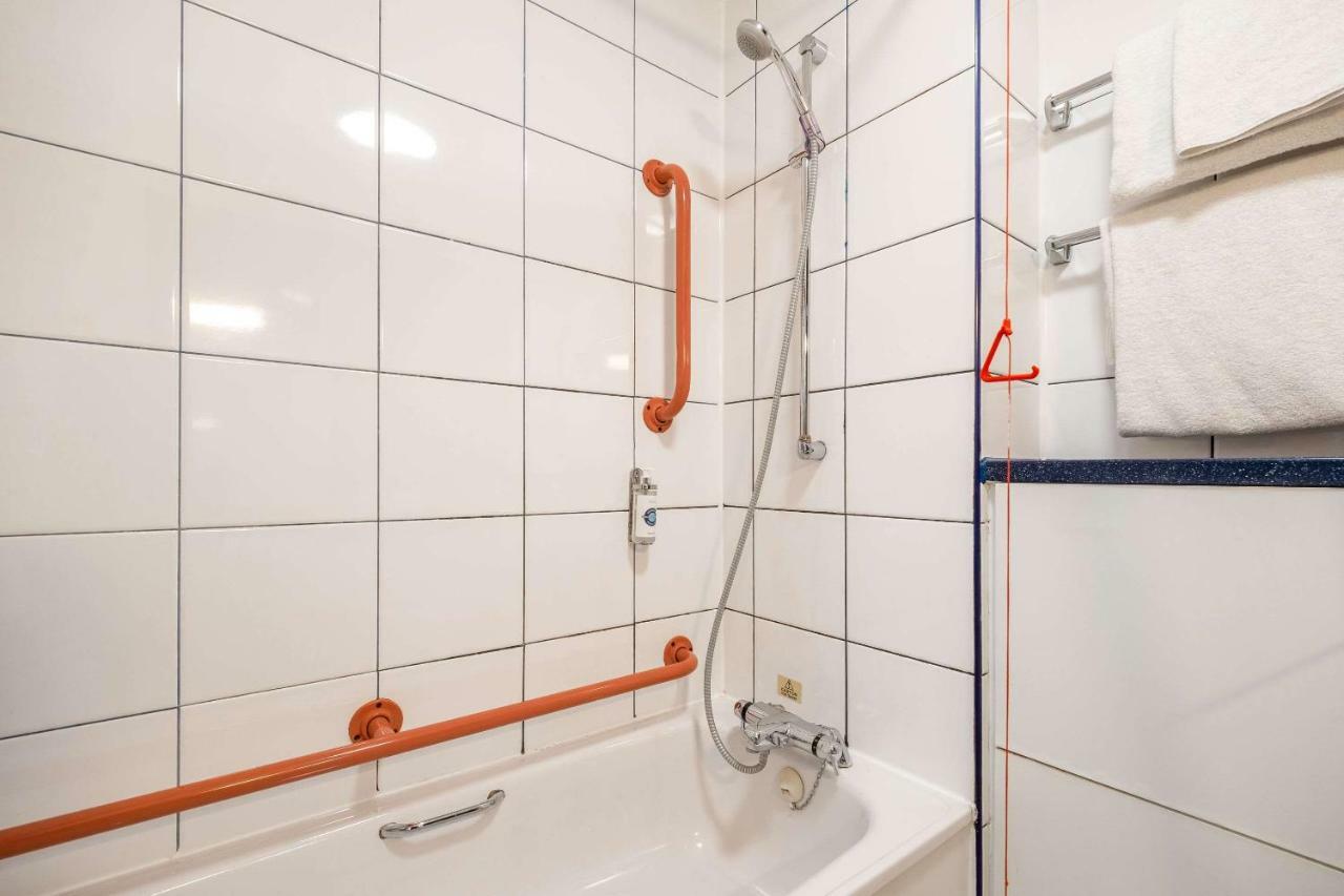 Comfort Inn Manchester North มิดเดิลตัน ภายนอก รูปภาพ