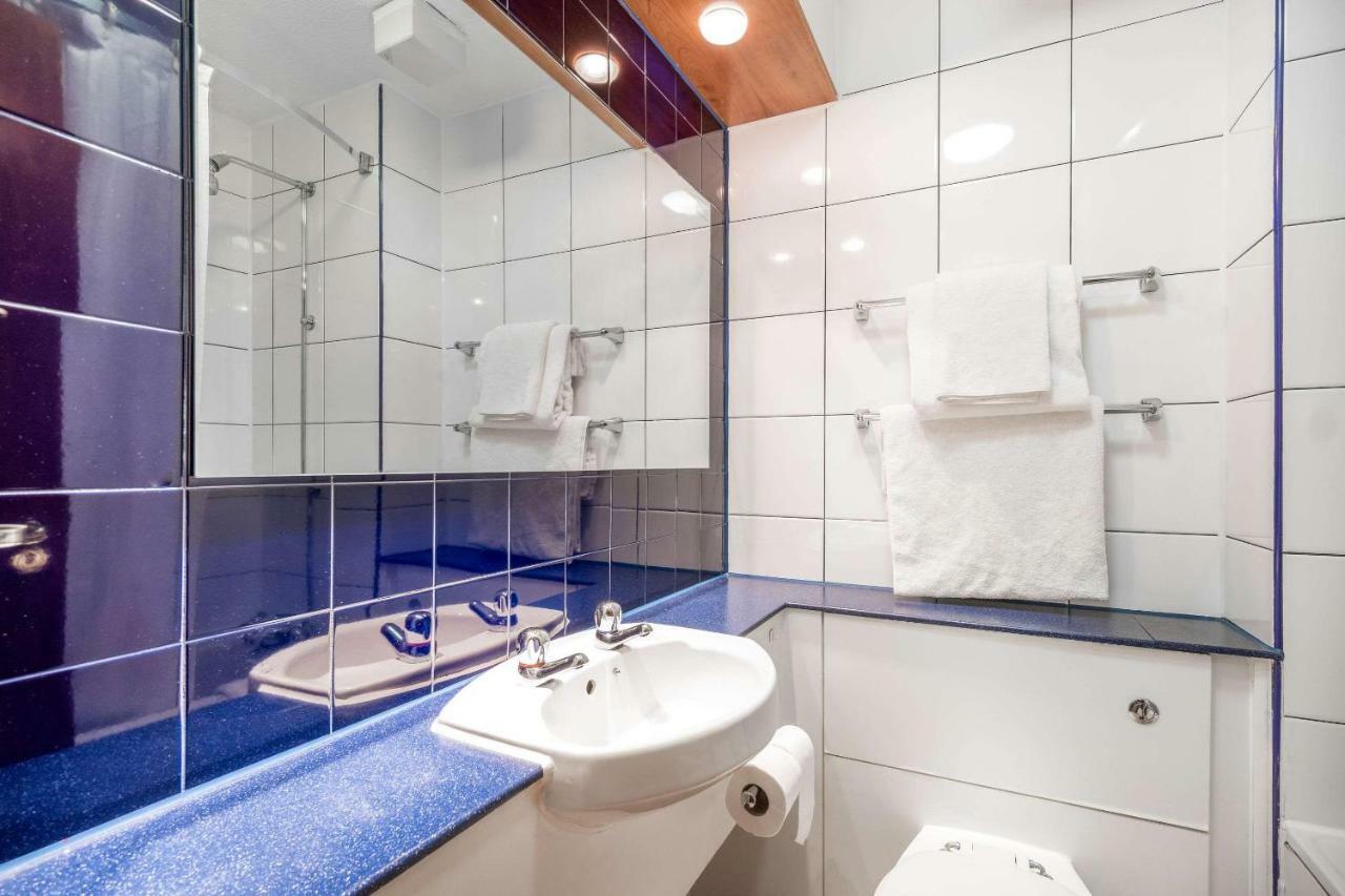 Comfort Inn Manchester North มิดเดิลตัน ภายนอก รูปภาพ