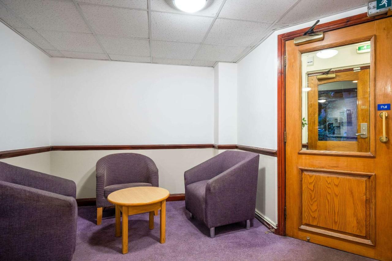 Comfort Inn Manchester North มิดเดิลตัน ภายนอก รูปภาพ